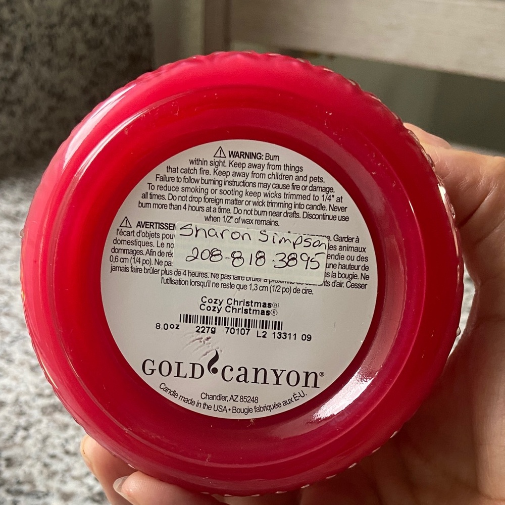 Gold canyon Cozy Christmas Candle - Picture 4 of 4
